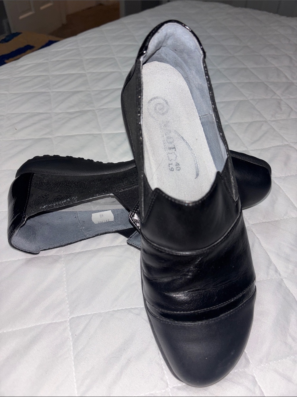 Women's NAOT Koru Miri Black Slip-On Casual Loafers size 9 euro 40 NEW